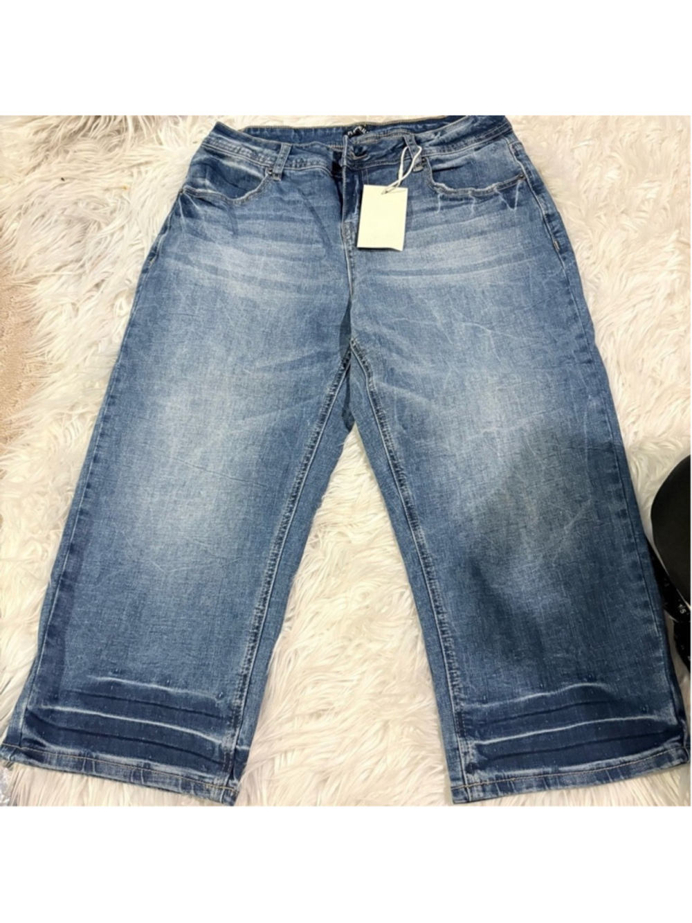 Flamingals cropped capri jeans size M TC4-13